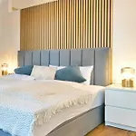 Halle By Fullhouse - Free Parking & Wifi