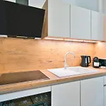 Halle By Fullhouse - Free Parking & Wifi