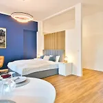 Halle By Fullhouse - Free Parking & Wifi Apartment *