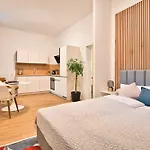 Halle By Fullhouse - Free Parking & Wifi