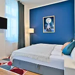 Halle By Fullhouse - Free Parking & Wifi *