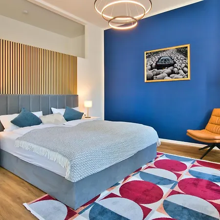 Halle By Fullhouse - Free Parking & Wifi