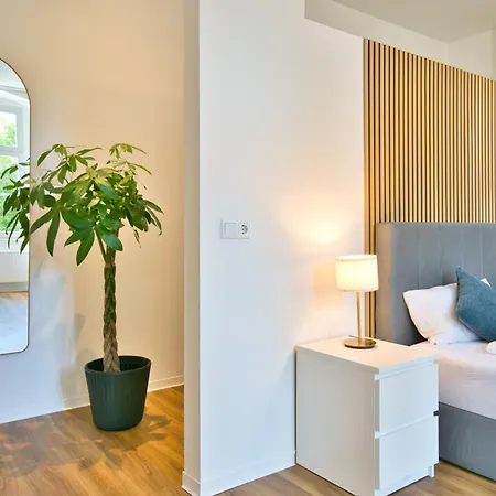 Halle By Fullhouse - Free Parking & Wifi *