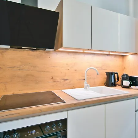 Halle By Fullhouse - Free Parking & Wifi