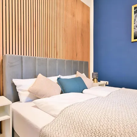 Halle By Fullhouse - Free Parking & Wifi Apartment *