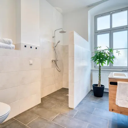 Halle By Fullhouse - Free Parking & Wifi Apartamento *