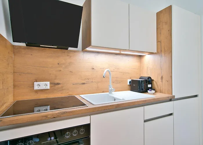 Apartment Halle By Fullhouse - Free Parking & Wifi