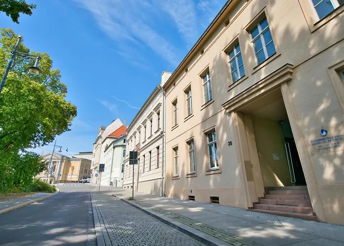 Halle By Fullhouse - Free Parking & Wifi Lägenhet *