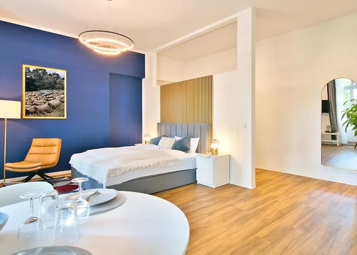 Halle By Fullhouse - Free Parking & Wifi Lägenhet *