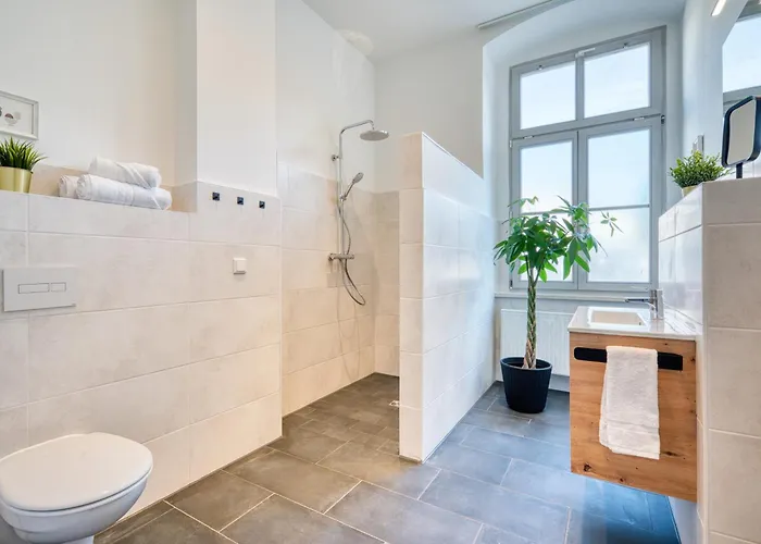 Halle By Fullhouse - Free Parking & Wifi Lägenhet *