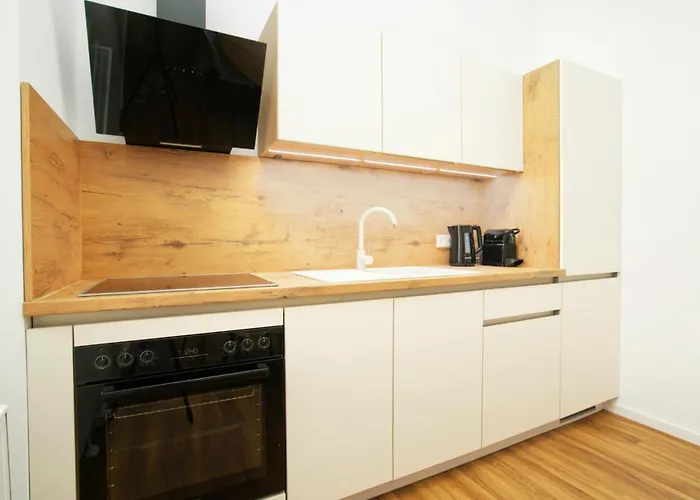 Halle By Fullhouse - Free Parking & Wifi Lägenhet