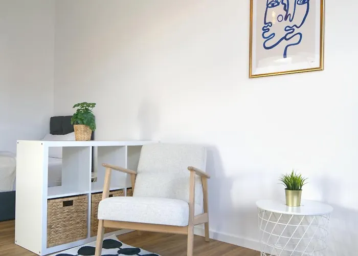 Halle By Fullhouse - Free Parking & Wifi